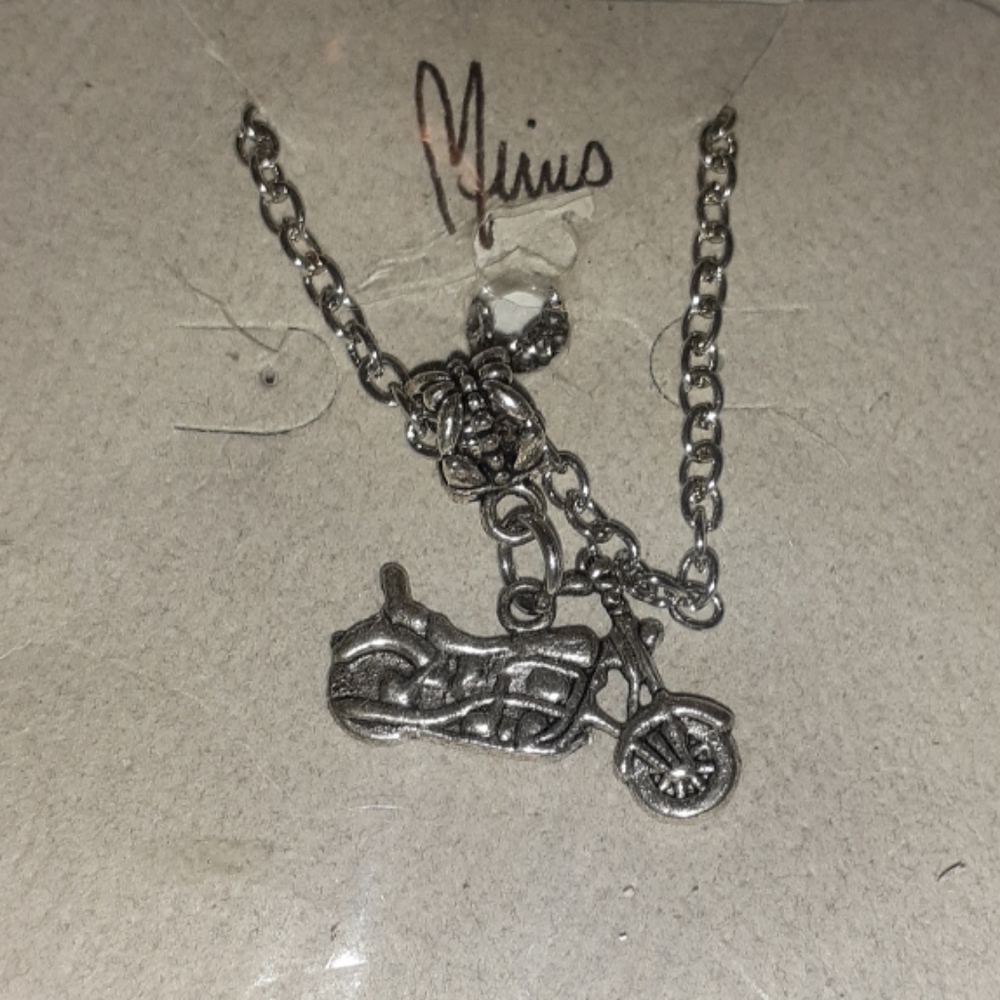 3/$18.00🤩💖NWT Minus Motorcycle Necklace